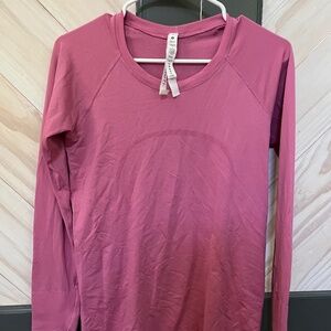 long sleeve Lululemon swiftly